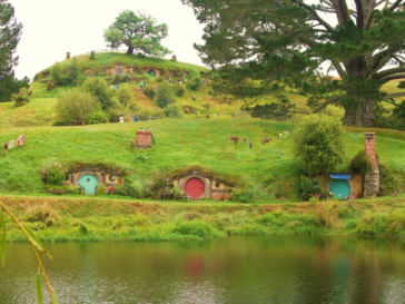 hobbiton hobbits new zealand lord of the rings shire film set