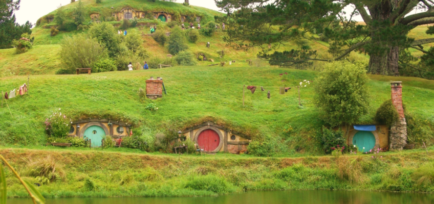 hobbiton hobbits new zealand lord of the rings shire film set